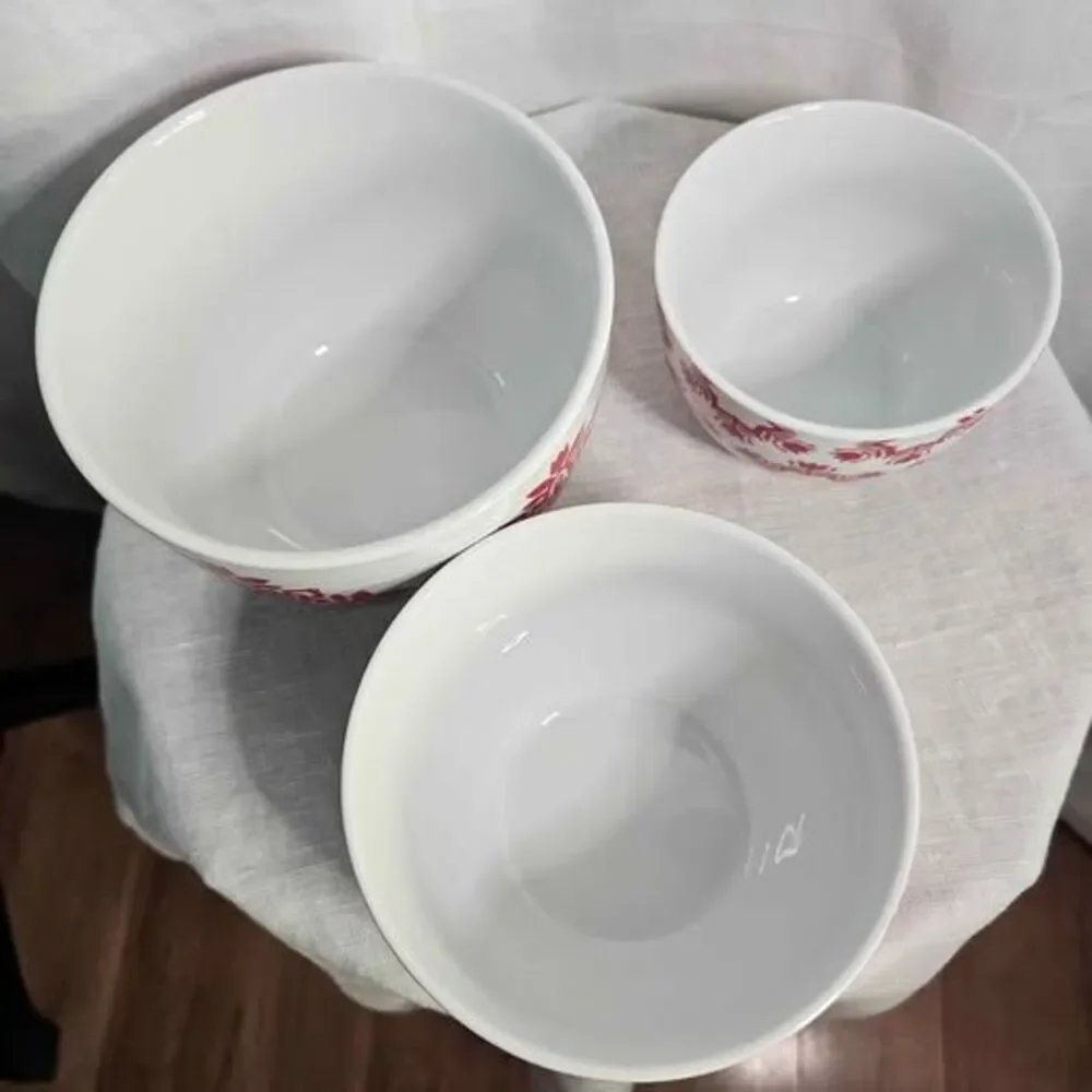 Crate & Barrel 2015 Kate Forrester Nordic Snowflake Bowls Set of 3 Christmas